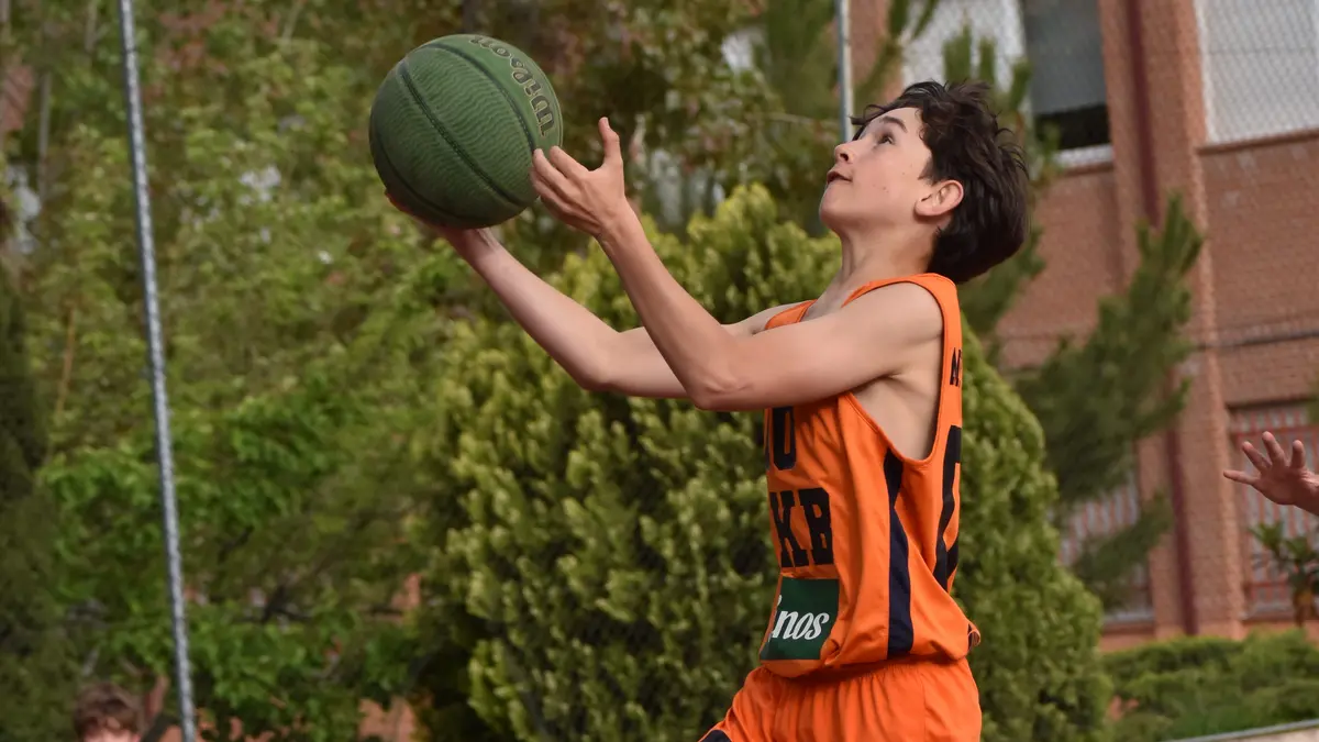 Singer Basket vs Vallekas Basket Naranja